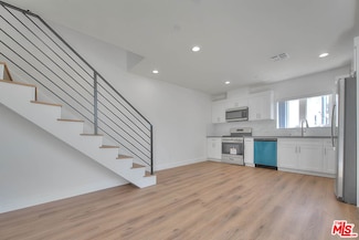1015 N Wilton Place, Los Angeles, CA 90038
