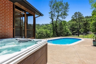 19045 Pinecrest Ln, Rogers, AR 72756