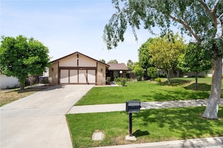1045 Bascomb Dr, Riverside, CA 92507