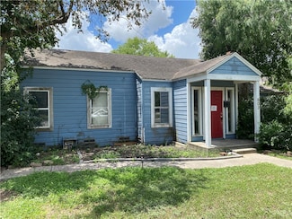 803 E Ragland Ave, Kingsville, TX 78363