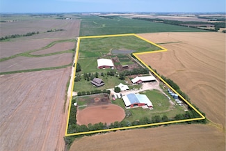 3266 Dove Rd, Abilene, KS 67410