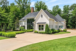 1661 Fairway Dr, Auburn, AL 36830