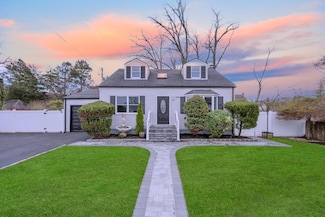 732 Glendale Rd, West Babylon, NY 11704