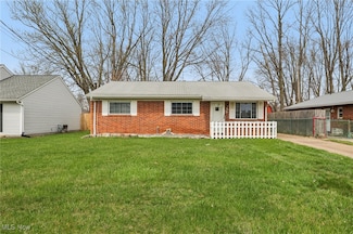 5501 Walker Rd, Sheffield Lake, OH 44054