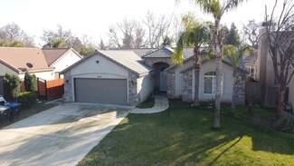 2419 E Oak Ct, Visalia, CA 93292