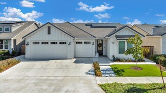 2061 N Osmun Ave, Clovis, CA 93619