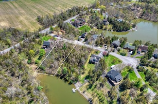 16 Dutchman Dr, Sleepy Hollow Lake, NY 12015