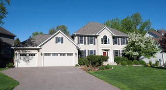 545 Hawthorne Woods Dr, Saint Paul, MN 55123
