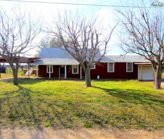 107 S Pear St, Archer City, TX 76351