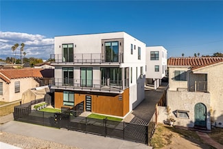2202 Thurman Ave, Los Angeles, CA 90016