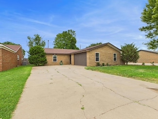 1313 N Chestnut St, Stratford, TX 79084