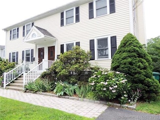 211 Hunyadi Ave, Fairfield, CT 06824