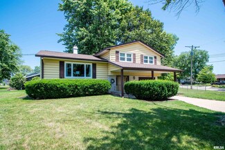 7721 W Redwing Dr, Peoria, IL 61604