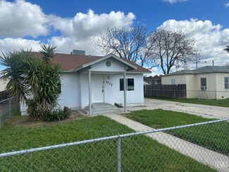 1712 Kensington St, Delano, CA 93215
