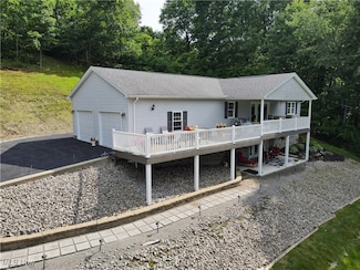 47688 Tomahawk Dr, Negley, OH 44441