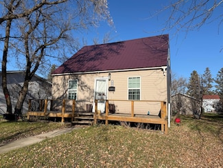 809 Center St E, Roseau, MN 56751