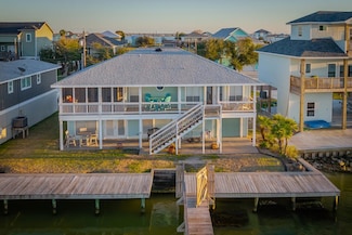 202 Ridge Harbor Dr, Rockport, TX 78382