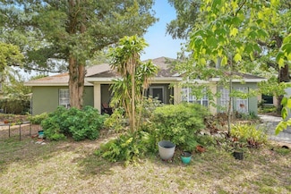 3603 E Sterling Cir, Tampa, FL 33629