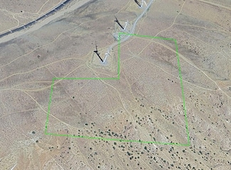4899 Oak Creek Rd, Mojave, CA 93501