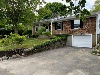 27 San Juan Dr, Bristol, RI 02809