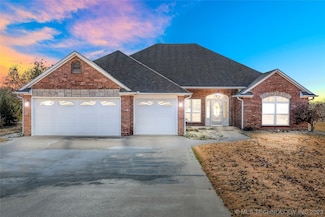 8220 Overlook Trail, Claremore, OK 74019