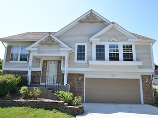 1740 Somerfield Ln, Crystal Lake, IL 60014