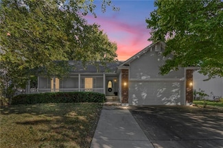 407 SE Hamilton Ct, Blue Springs, MO 64014