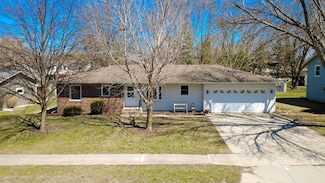409 Stoney Point Rd SW, Hutchinson, MN 55350