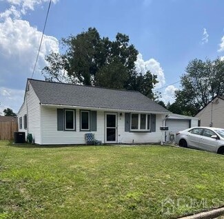10 Knollwood Rd E, Edison, NJ 08817