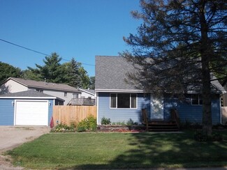 1714 Orchard Ln, McHenry, IL 60050