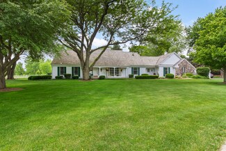 304 Van Gogh Ct, Peotone, IL 60468
