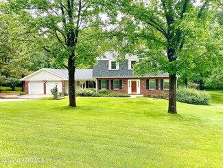 2614 Briarwood Dr, Jefferson City, MO 65109