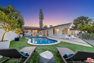 14652 Deervale Place, Sherman Oaks, CA 91403