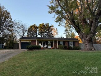 17 Southwicke Dr, Arden, NC 28704
