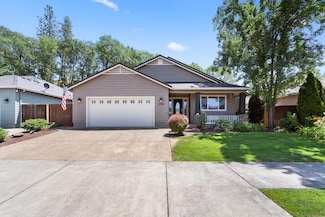 154 Glenwood Dr, Eagle Point, OR 97524