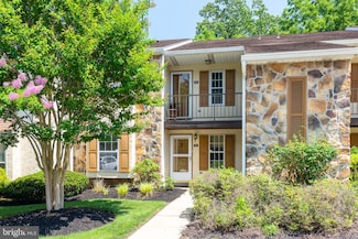 271 Valley Stream Ln, Chesterbrook, PA 19087