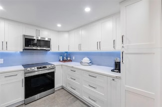 1150 Hillsboro Mile Unit 905, Hillsboro Beach, FL 33062