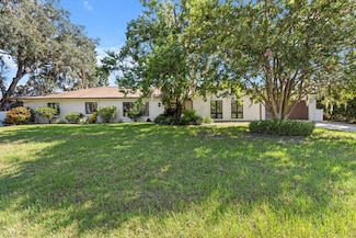 827 SW Kings Bay Dr, Crystal River, FL 34429