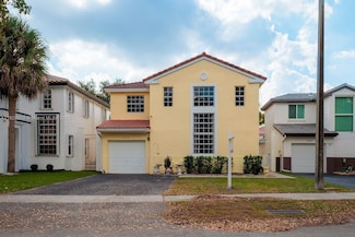 10738 N Saratoga Dr, Hollywood, FL 33026