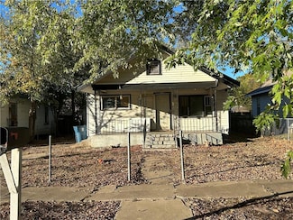 312 W New St, Coffeyville, KS 67337