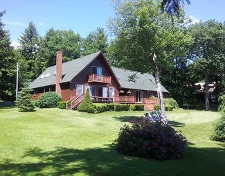 48 Red Oaks Lodge Rd, Belgrade, ME 04917