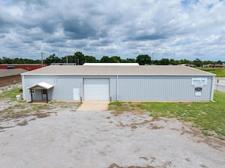 419 E Maple St, Alva, OK 73717