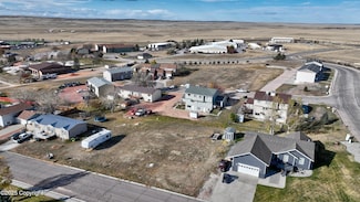 306 Willow Creek Dr, Gillette, WY 82732