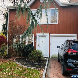 7 Devika Dr, Englewood, NJ 07631