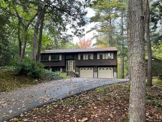 44 Poplin Dr, Fremont, NH 03044