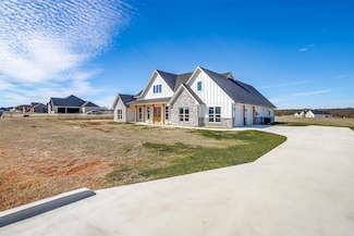 1081 Paradise Pkwy, Poolville, TX 76487