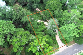 104 Laurel Ave, Fairhope, AL 36532