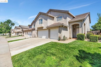 8215 Red Elk Dr, Elk Grove, CA 95758