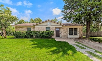 910 Sara Dunn Dr, Garland, TX 75042