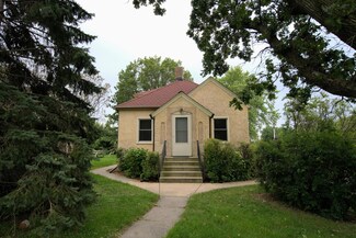 423 Central Dr W, Braham, MN 55006